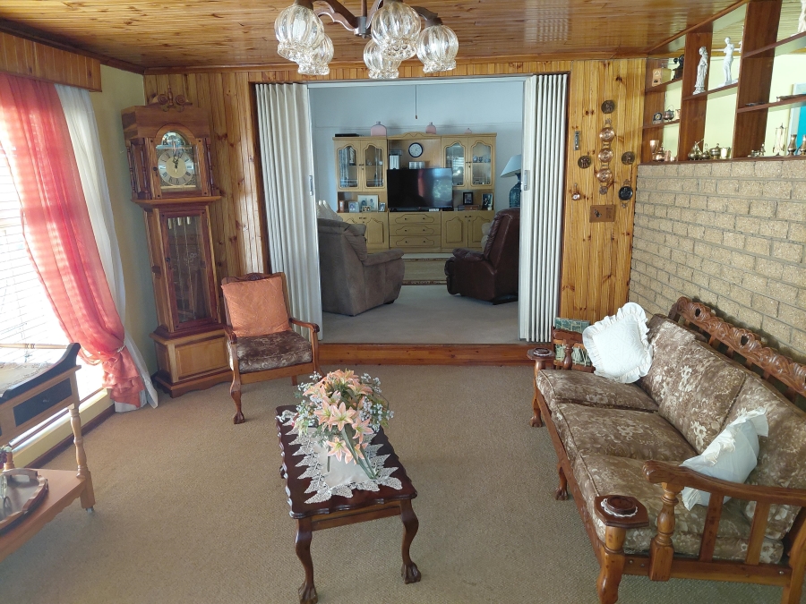 4 Bedroom Property for Sale in Despatch Central Eastern Cape